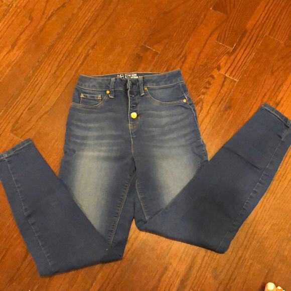 NOBO Classic High Rise Blue Faded Skinny Jeans - Picture 1 of 7